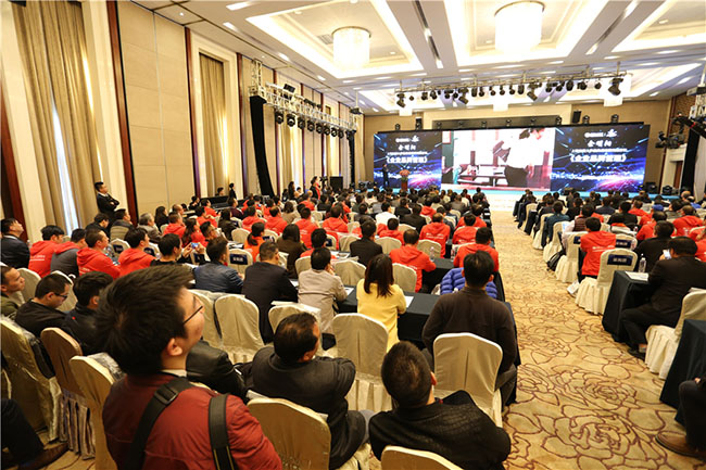 圓滿2017!艾維圖再獲商顯行業年度兩項大獎