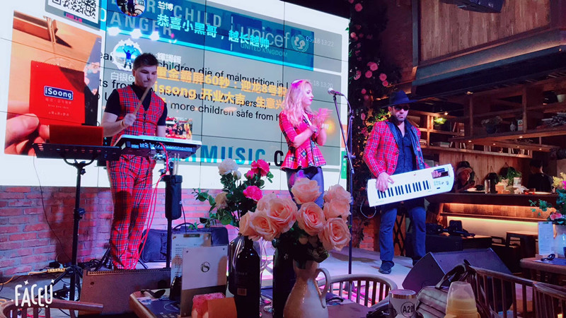 缺少液晶拼接屏產(chǎn)品,世界杯的每個(gè)精彩瞬間如何展示